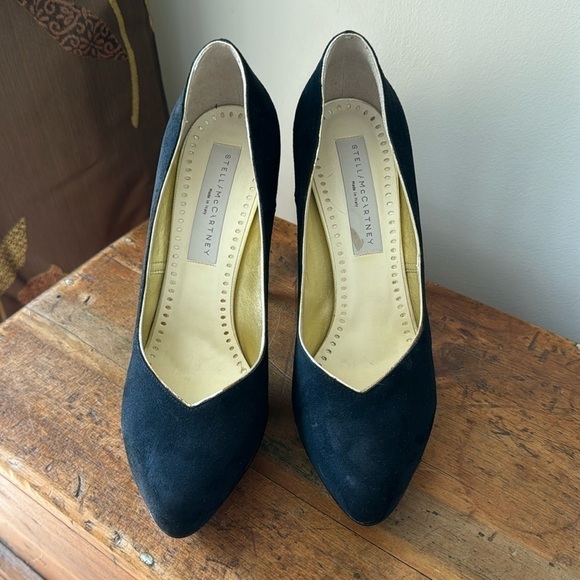 Stella  McCartney🔥Sale🔥 black suede with tan heels and gold made in Italy 🇮🇹 - Picture 1 of 10
